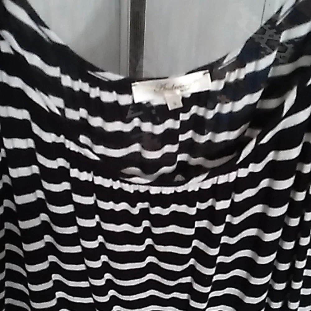Andre By Unit Small Black&White Striped Tank Top - Picture 5 of 7